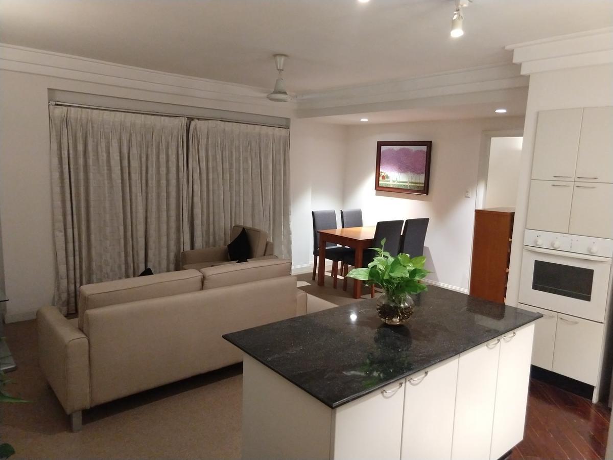 Khách sạn hẻo lánh Downtown Retro Serviced 3*
